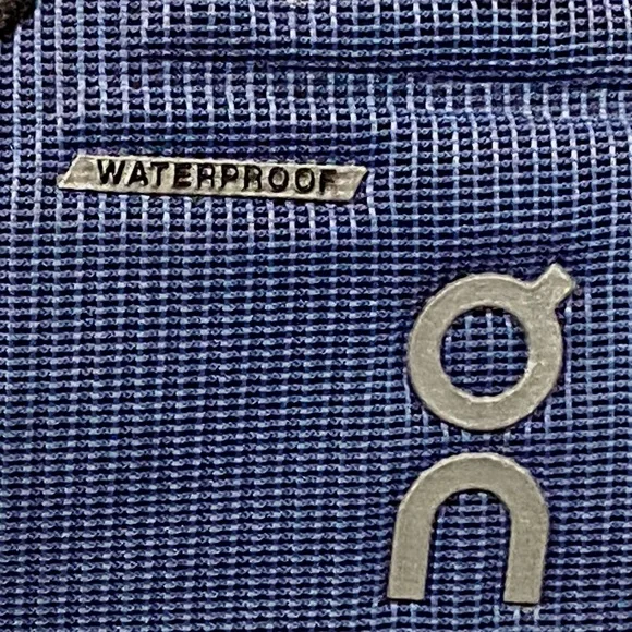 On Cloud Sneakers Running Waterproof shoes with the box Laces Not Included Gift - Picture 6 of 10